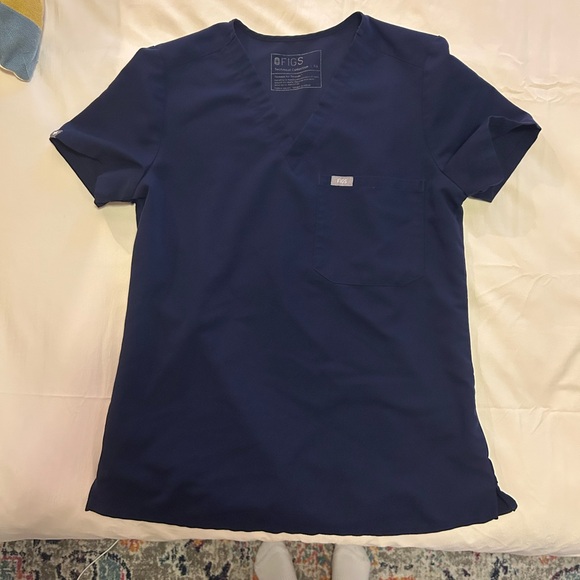 FIGS Catarina one pocket scrub top - Picture 2 of 3